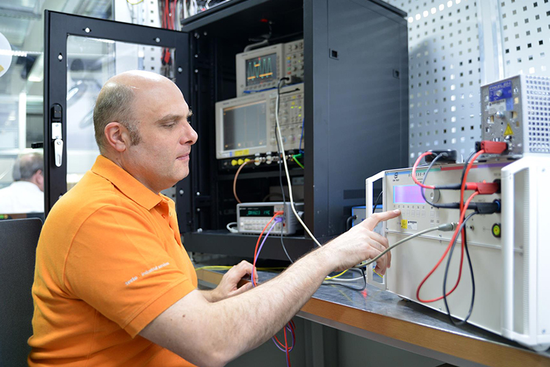 On-site calibration of electrical measuring equipment
