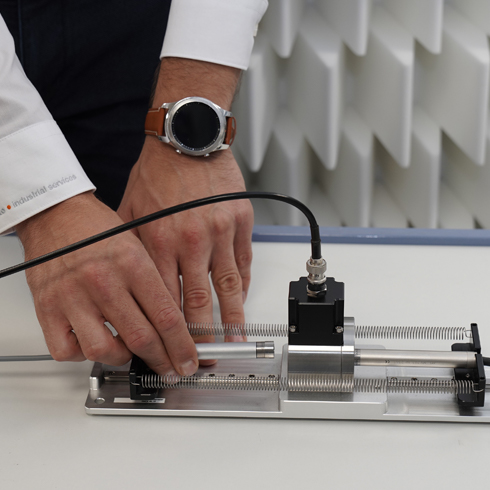 Calibration of measuring instruments in the pressure chamber