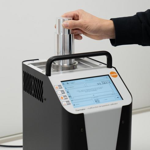 Dry block calibrator Thermator 2 Thermator 2 with dry block insert and Air Shield technology