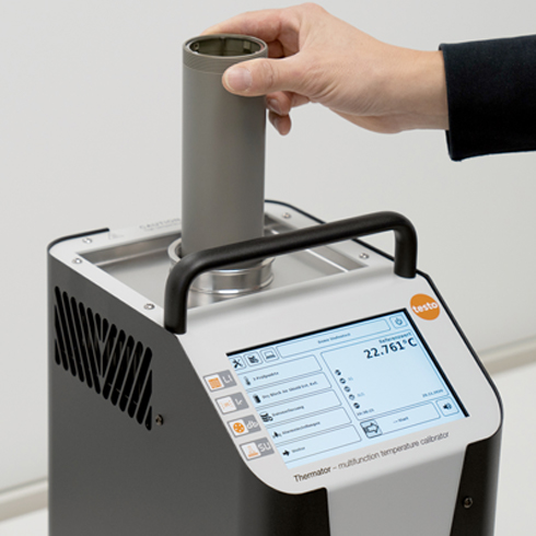 Micro calibration bath Thermator 2 Thermator 2 with micro calibration bath for calibration of immersion sensors