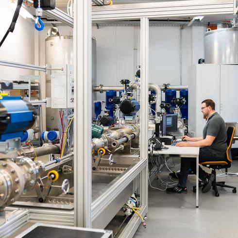 Calibration of flow meters Calibration of flow meters on the water test bench