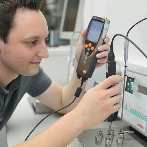 Calibration measurand temperature Temperaturkalibrierung eines Oberflächenfühlers